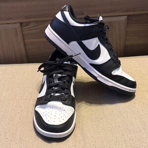 Women’s Nike dunk low size 10